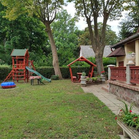 Вилла Balatonszemesi Nyaralohaz Экстерьер фото